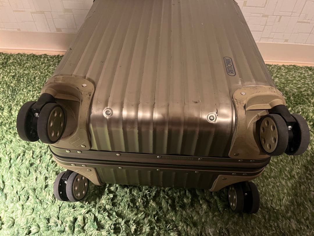 リモワ トパーズ チタニウム 48L シャンパンゴールド