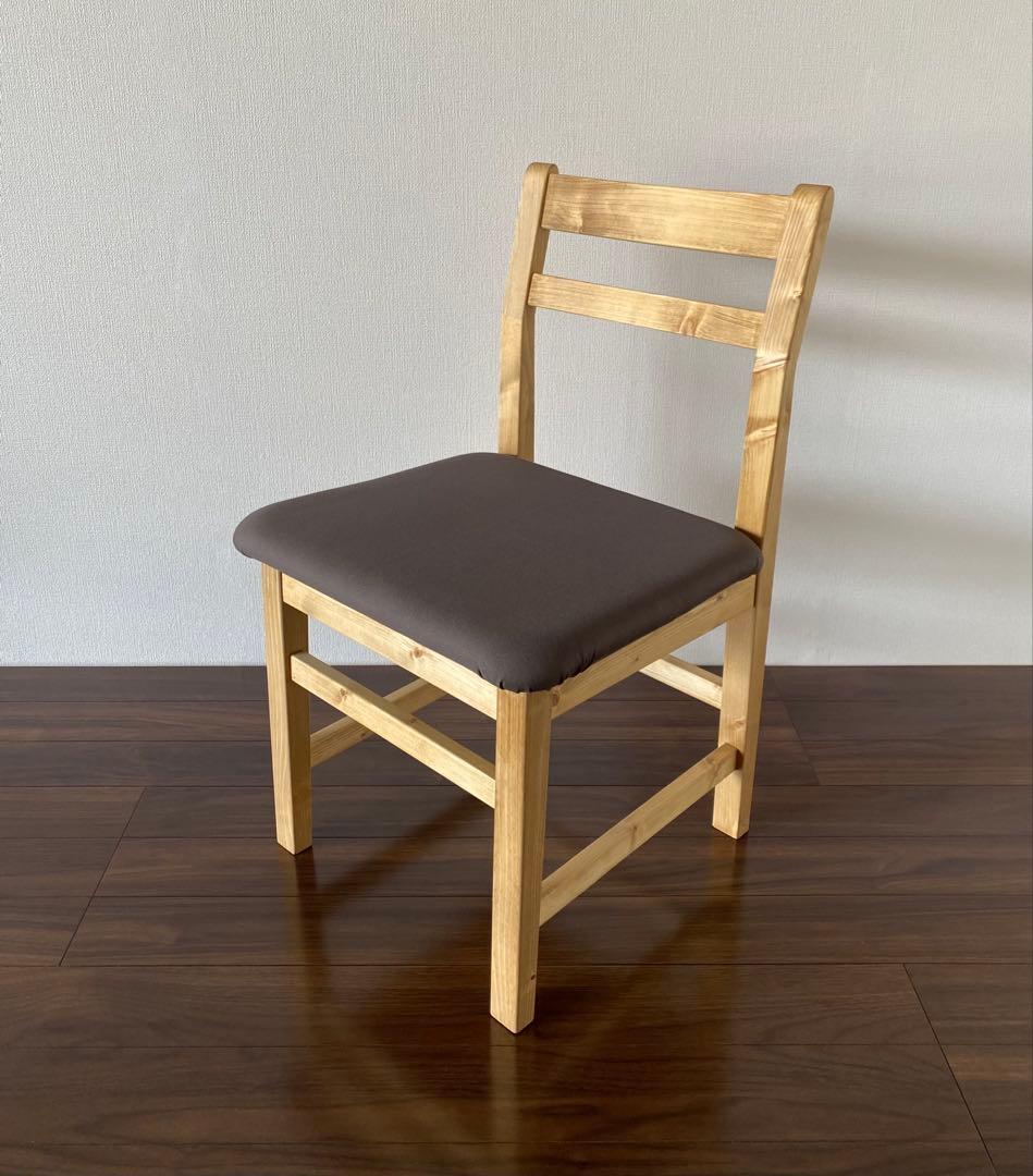 北欧スタイルの椅子(グレー)