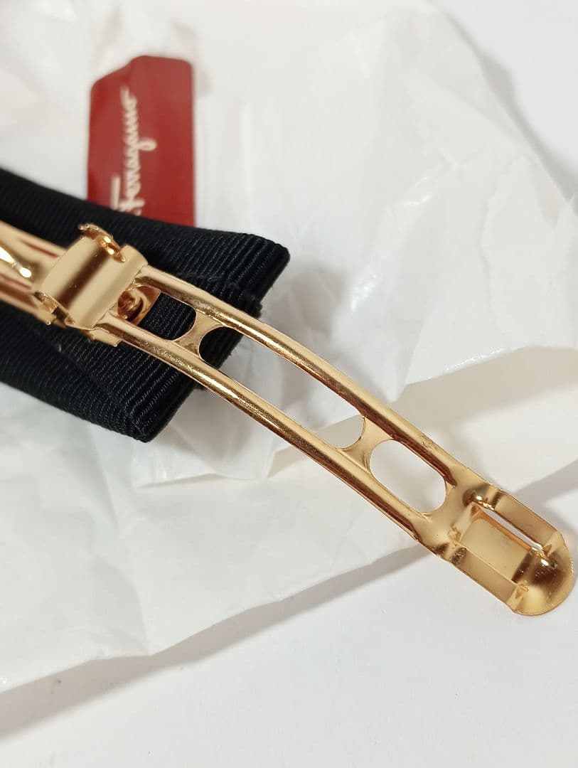 フェラガモ　Ferragamo　バレッタ　ブラック　ガンチーニ　髪留め