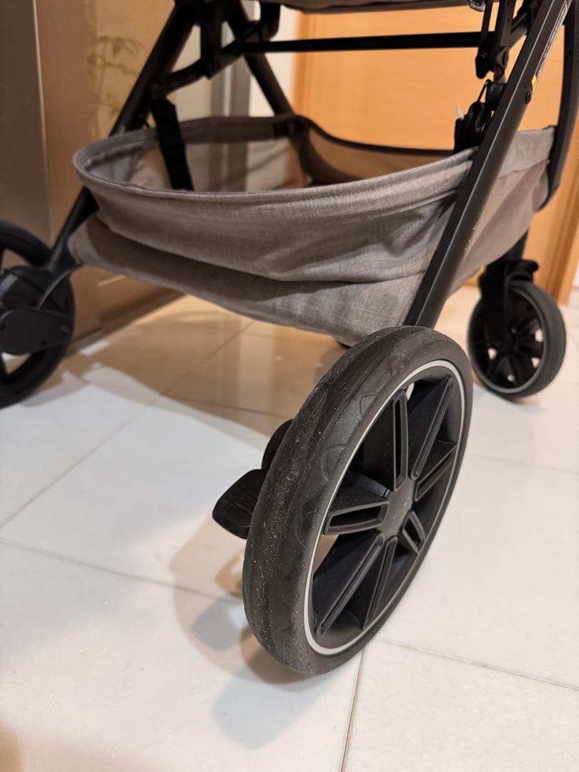 (早い者勝ち)nuna TRVL Ix ヌナトラベルラックス ベビーカーシーダー