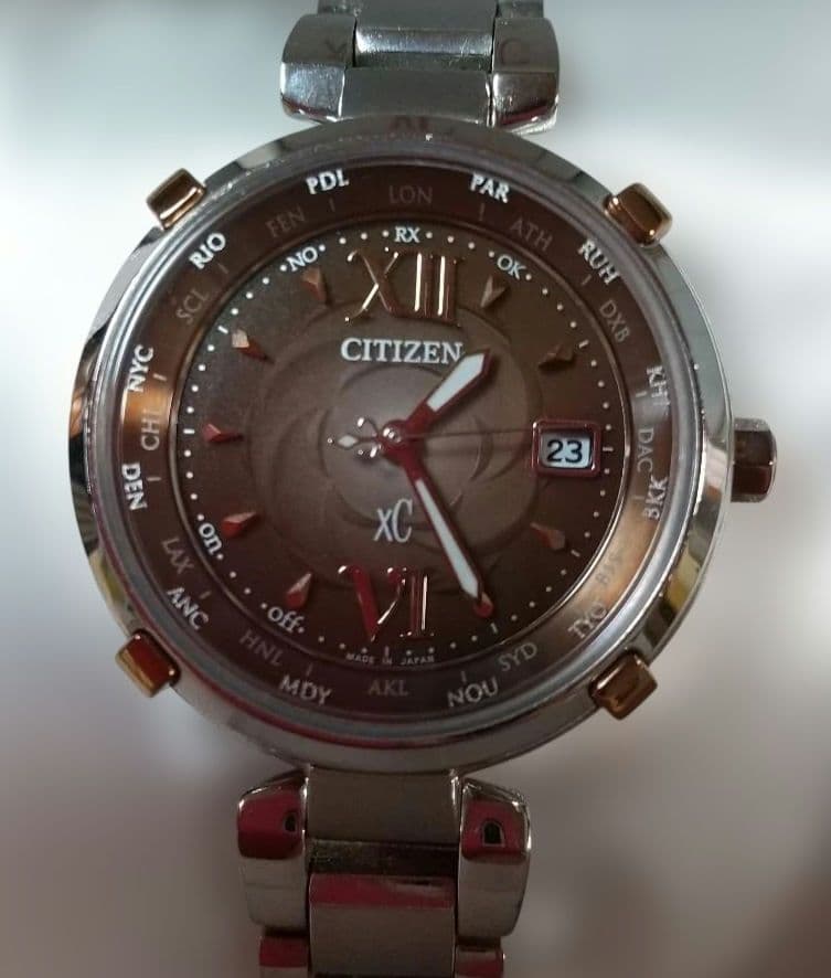 ポ*コ様 CITIZEN シチズン xC 腕時計 H240 電波時計 稼働 説明