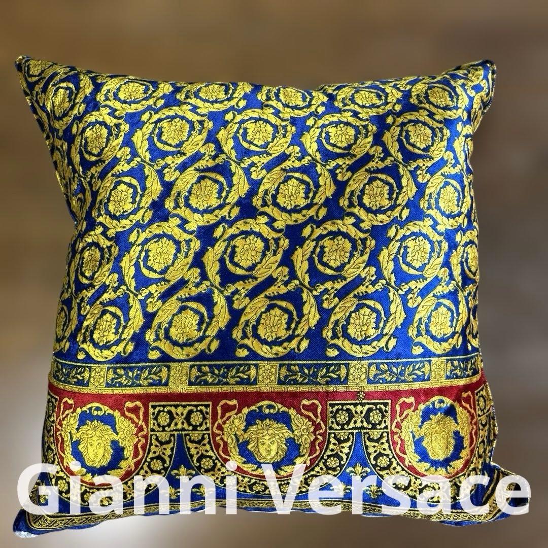 美品）Gianni Versace ビンテージ クッション バロッコ プラス①