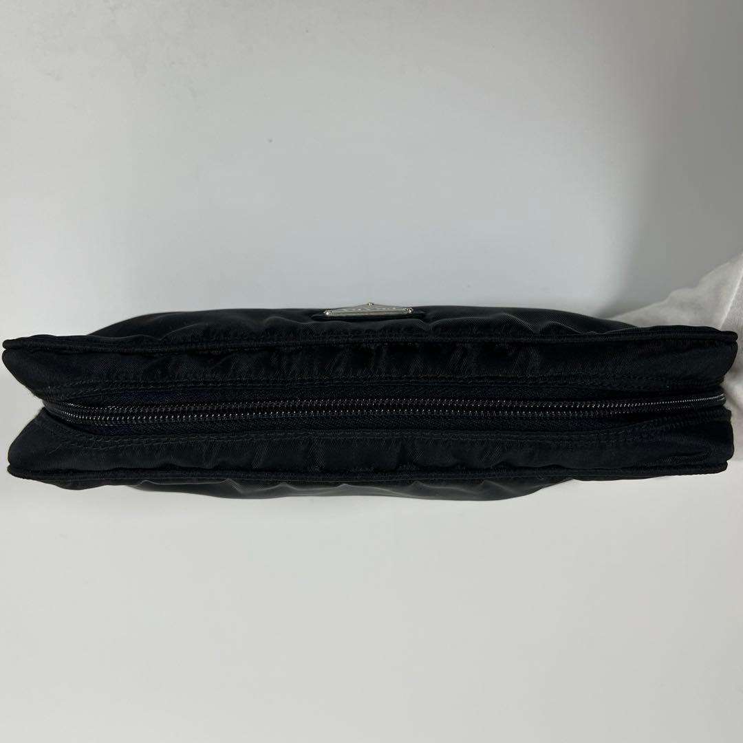 ✨美品✨PRADA　ポーチ　バッグ　三角ロゴ　ナイロン　ブラック