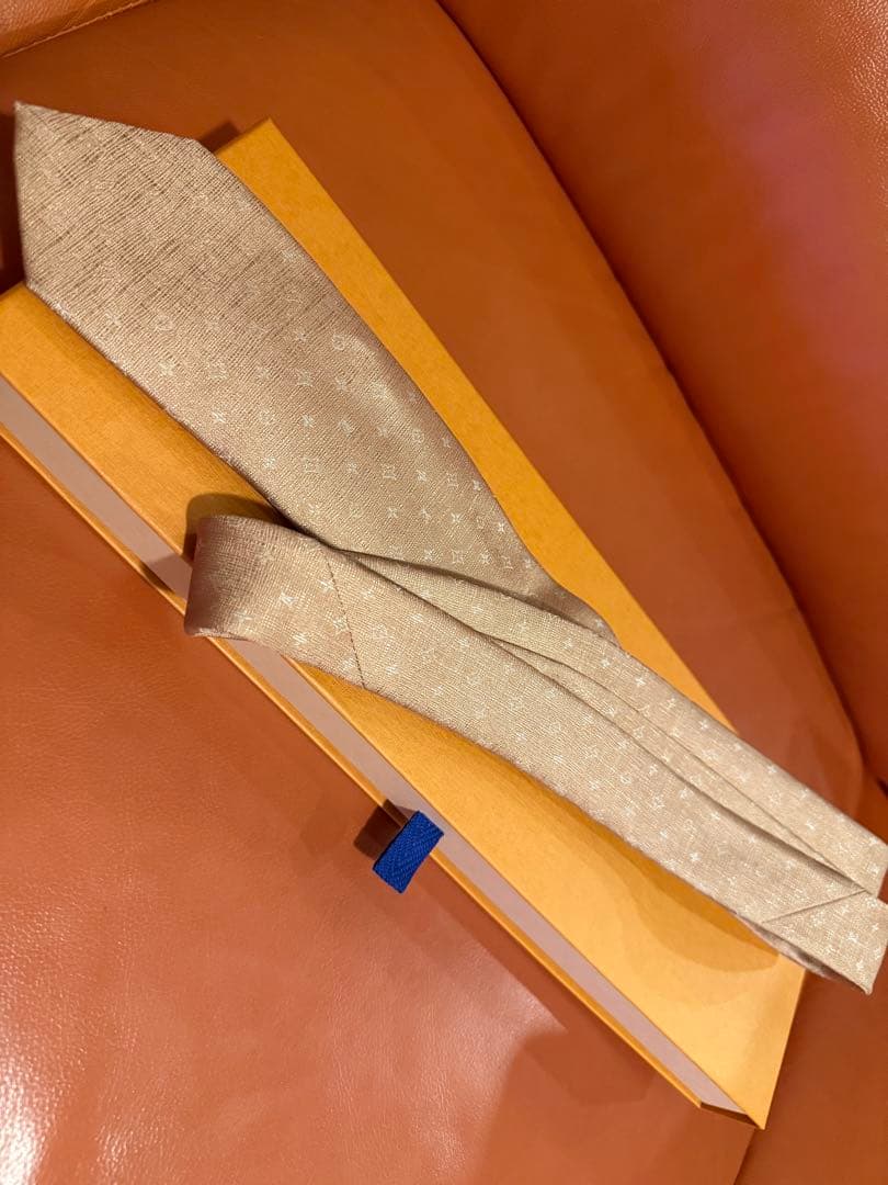 LOUIS VUITTON ベージュ ドットネクタイ