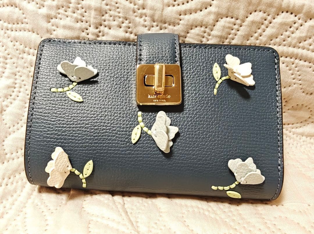 kate spade 花装飾 二つ折り財布 ネイビー