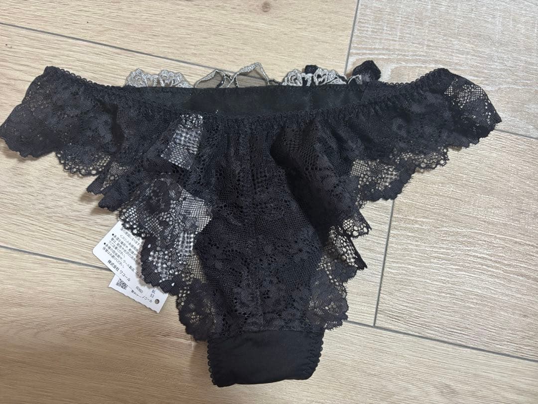 Salute ブラック ブラジャーショーツセット M