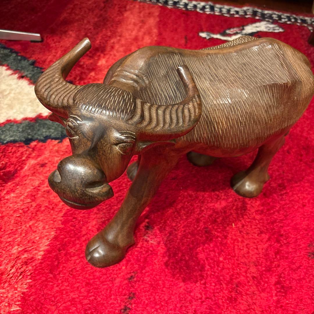 牛の置き物　木製　ビンテージ