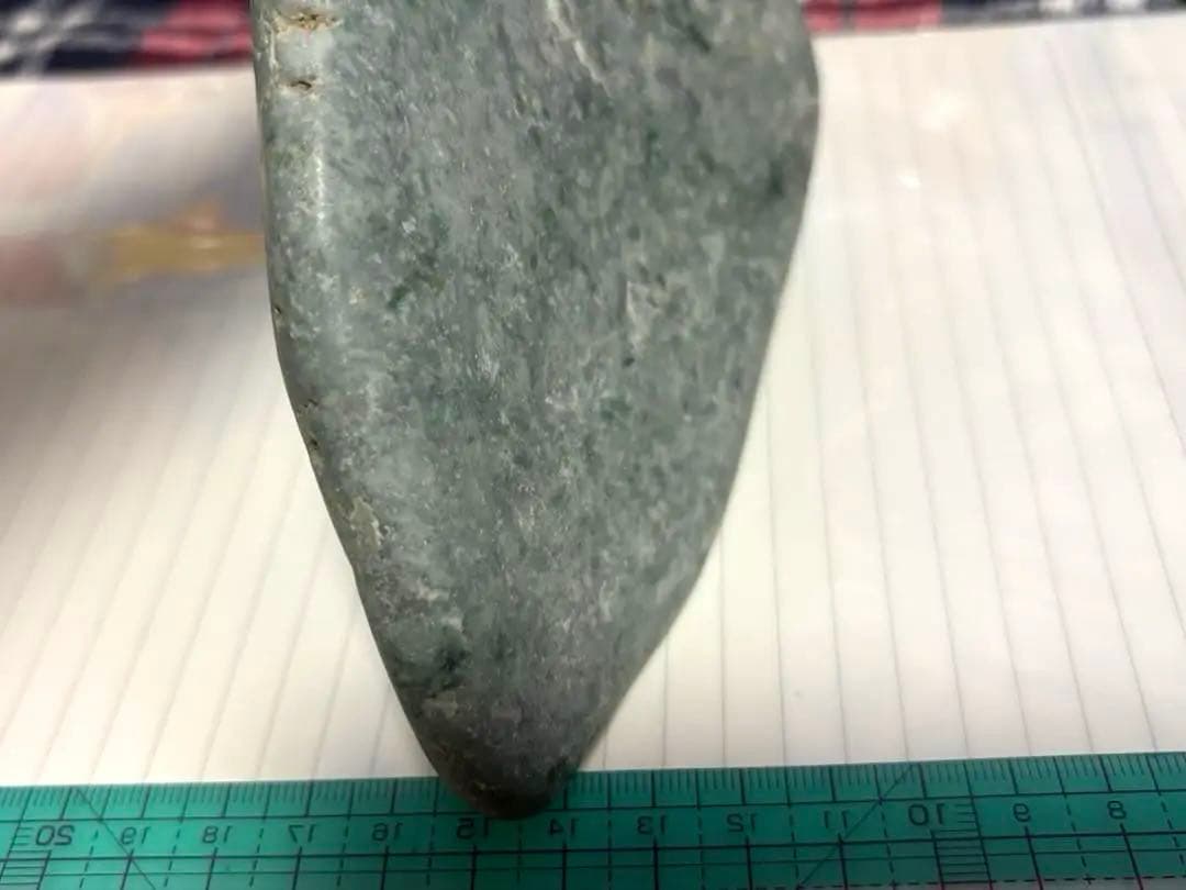 く*ん様 糸魚川翡翠 海石原石