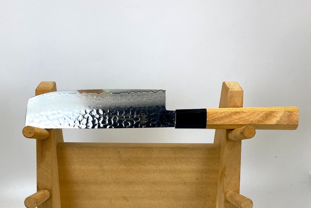 堺孝行 菜切包丁 33層ダマスカス 槌目 欅柄 V金10号 160mm 新品