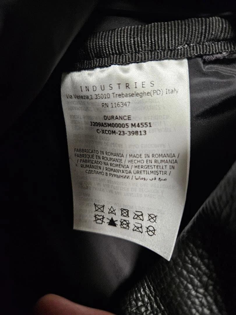 MONCLER　Durance ブラック ボディバッグ(レザー)
