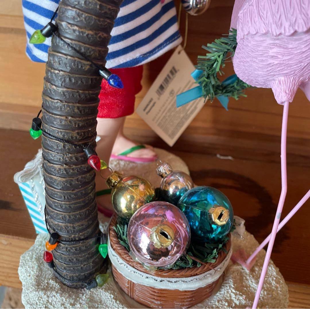 ハワイアンサンタクロースとフラミンゴのクリスマス装飾