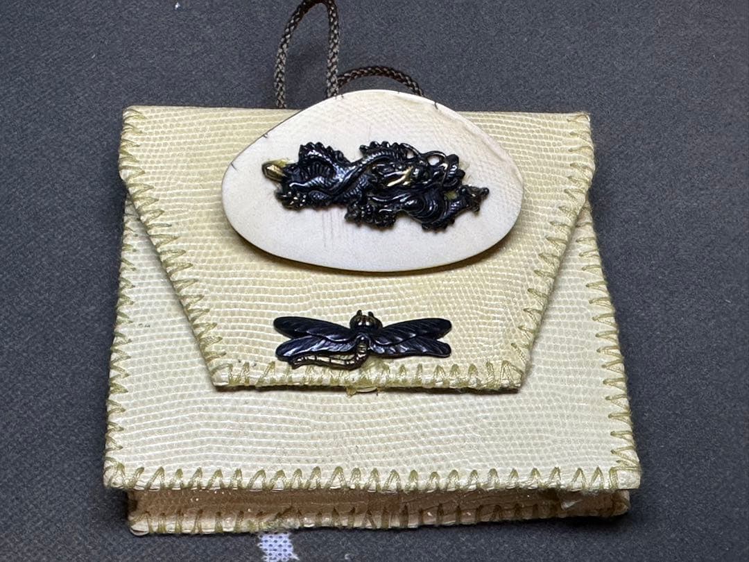 極上　根付　金具　煙草入れ 喫煙具 提げ物 　天然素材　アンティーク　和彫