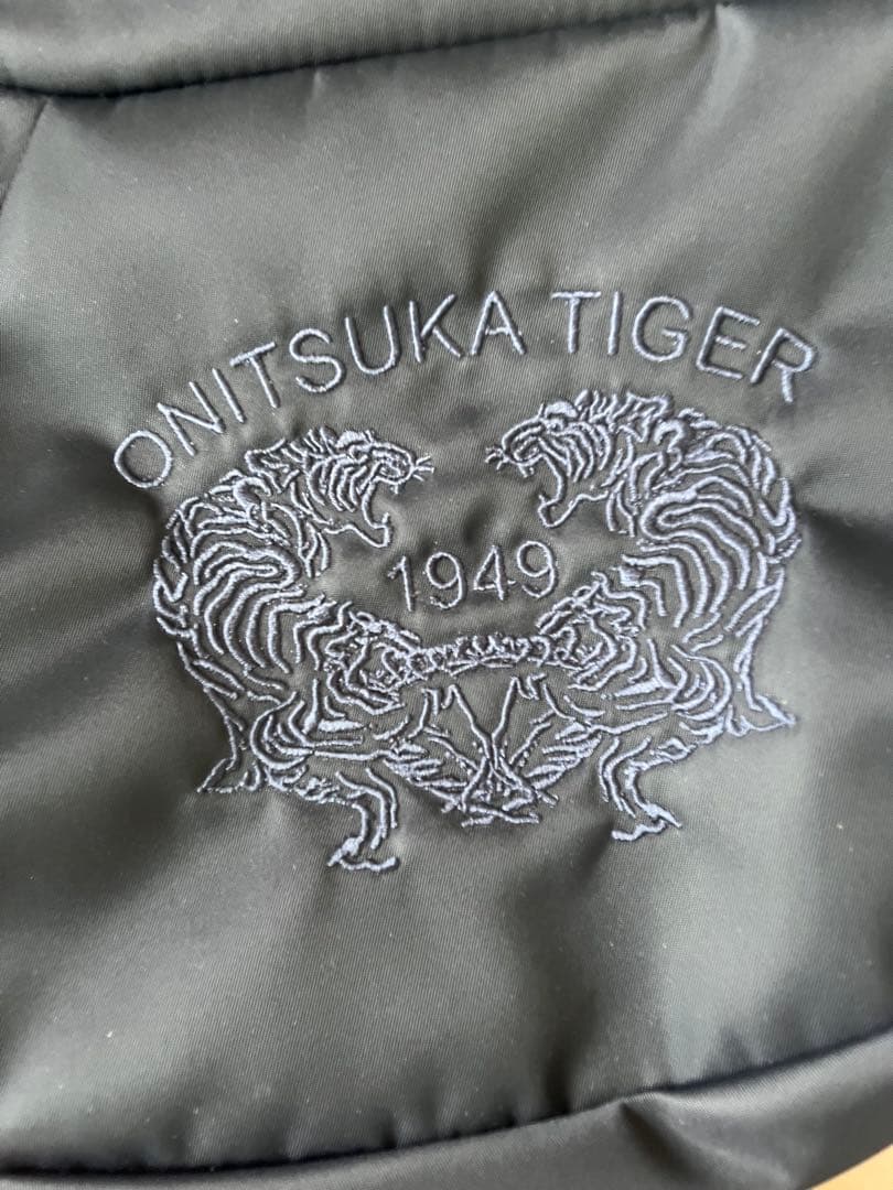 【美品】ONITSUKA TIGER メッセンジャーバッグ ネイビー 刺繍ロゴ