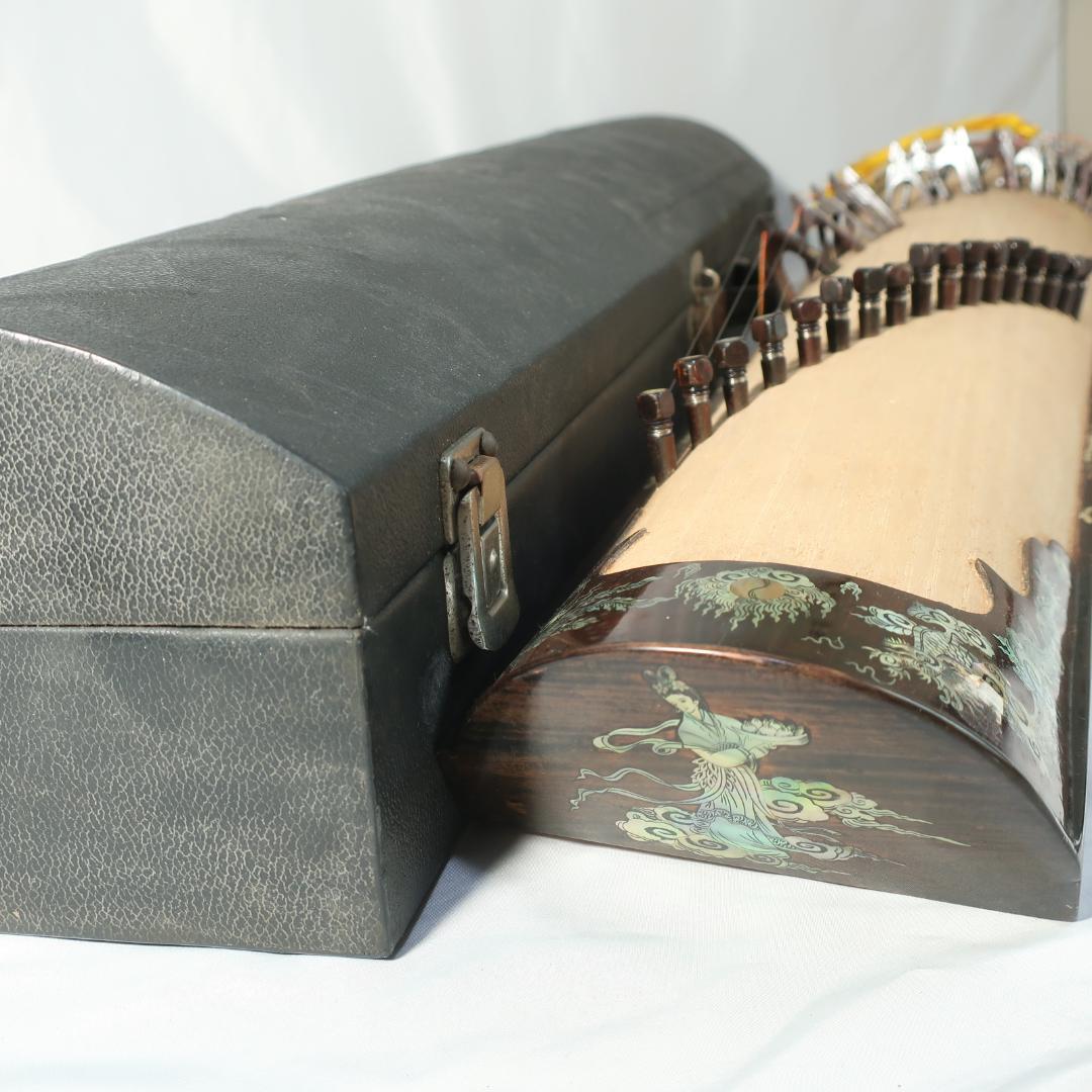 ベトナム民族楽器 ダン・トラン ハードケース付 17弦 エスニック琴 螺鈿細工