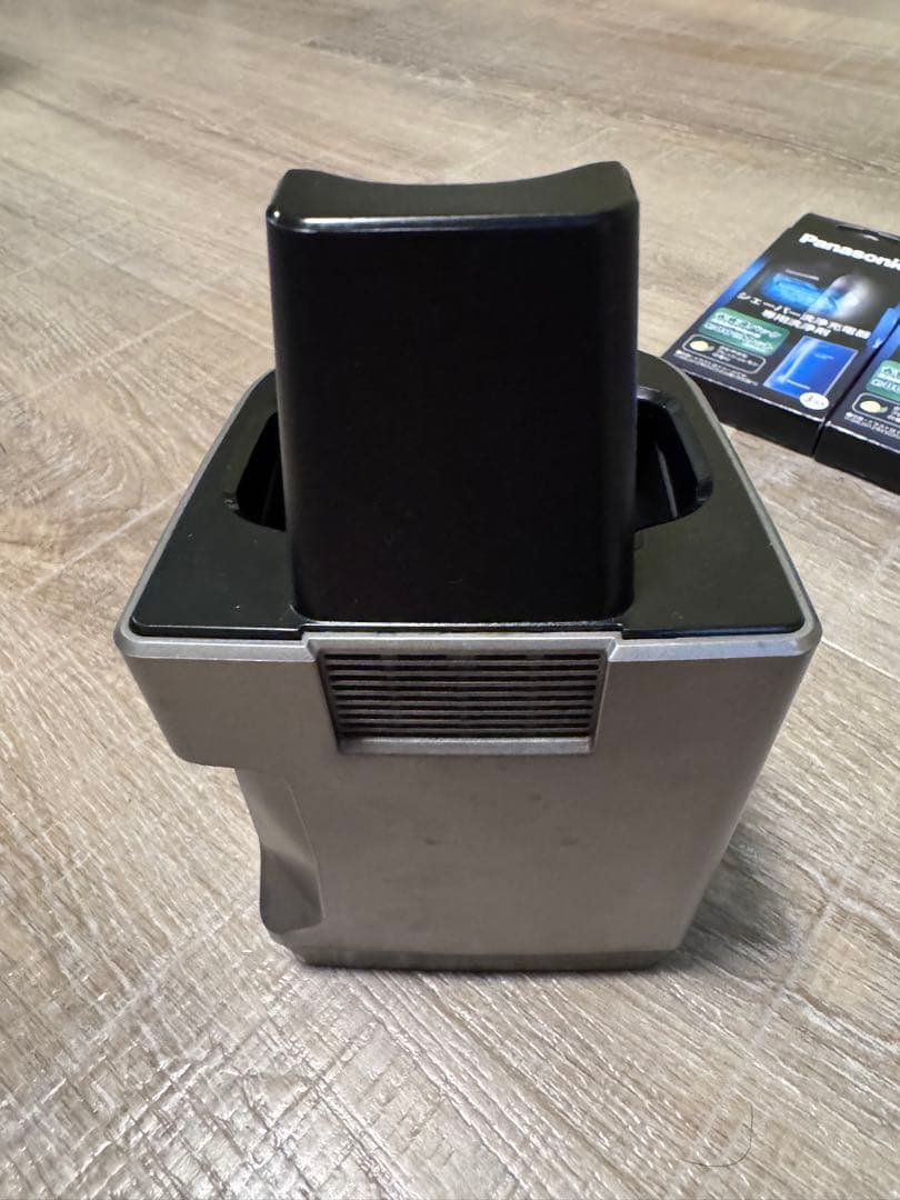 Panasonic 電気シェーバー　ラムダッシュ 5枚刃　ES-CLV9B