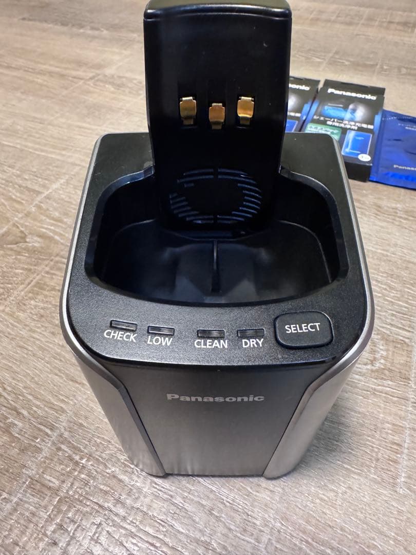 Panasonic 電気シェーバー　ラムダッシュ 5枚刃　ES-CLV9B