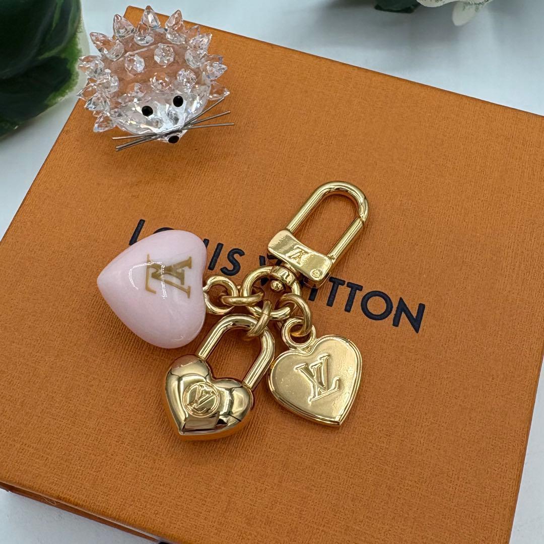 LOUIS VUITTON 　マイクロチャームLVハート　チャーム