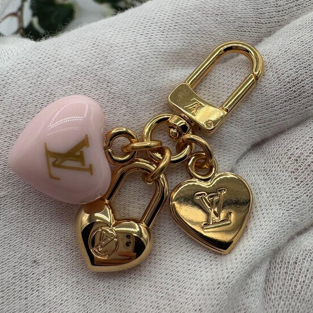 LOUIS VUITTON 　マイクロチャームLVハート　チャーム