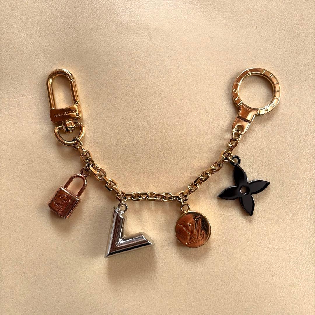 【値下げ】Louis Vuitton ルイヴィトン カレイドV チャーム