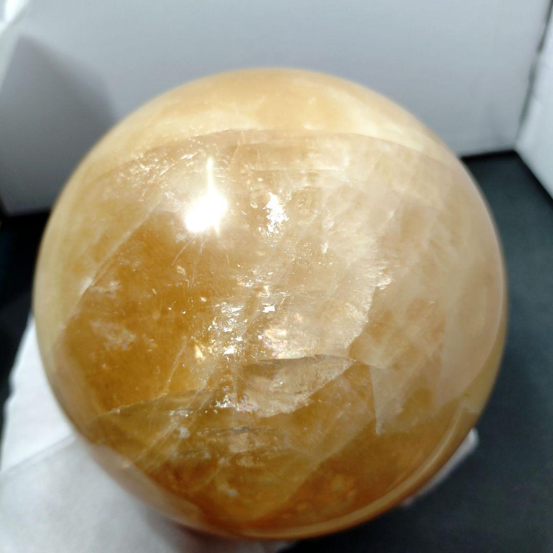 【割引大特価】ハニーカルサイト　丸玉　スフィア2.6Kg　木製台座付き　②