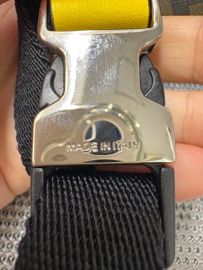 FENDI ボディバッグ・ウエストポーチ ブラウン/イエロー