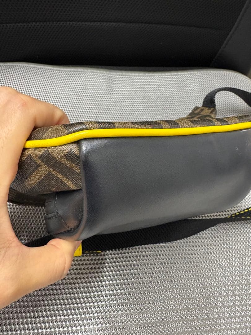 FENDI ボディバッグ・ウエストポーチ ブラウン/イエロー