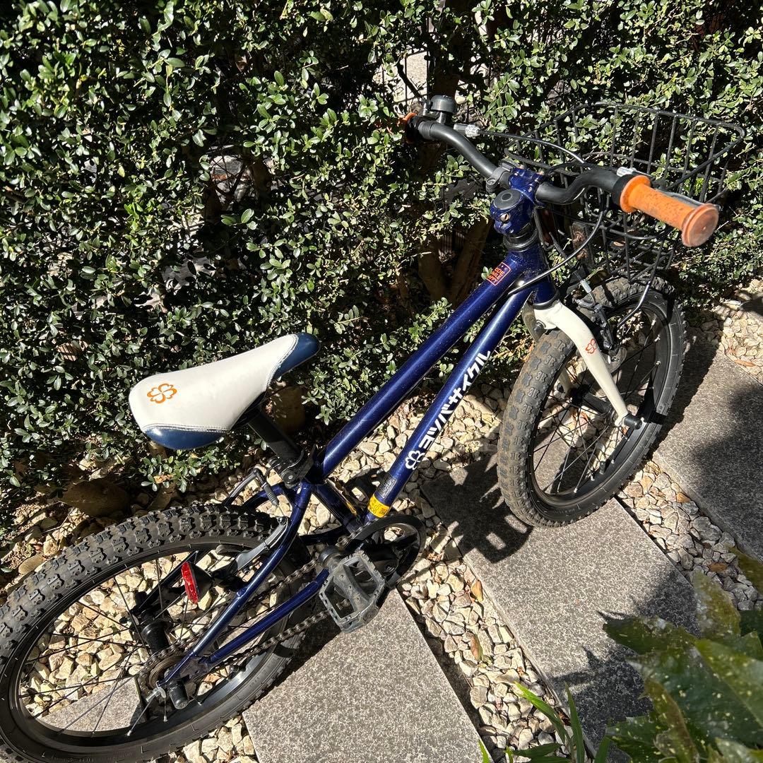 ヨツバサイクル　18インチ　ネイビー