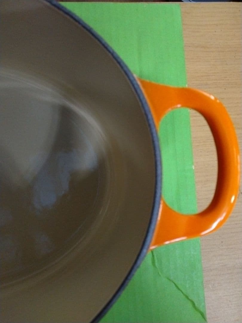 Le Creuset オレンジ オーバル鍋 25Cm