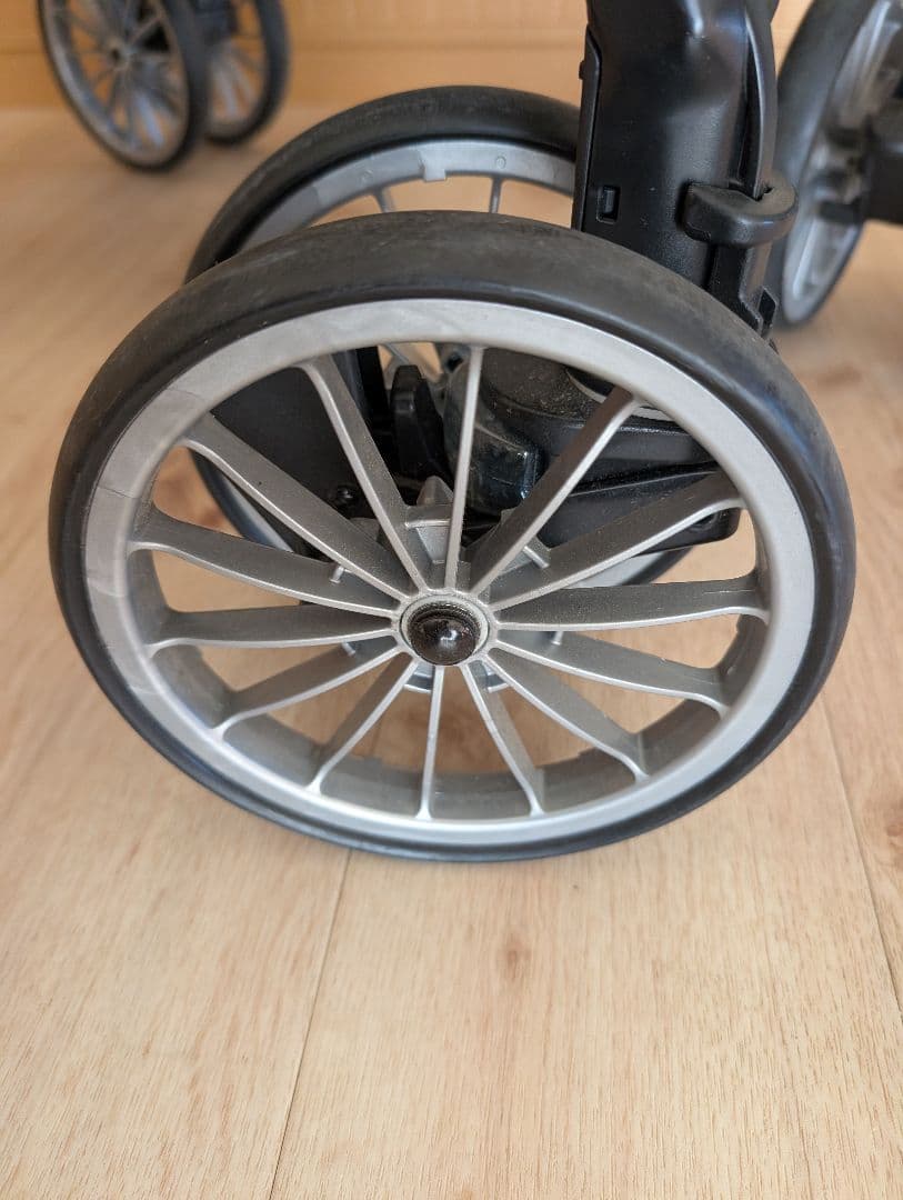 即発送★美品最上位モデルコンビベビーカーアンブレッタ　フレンチホワイト