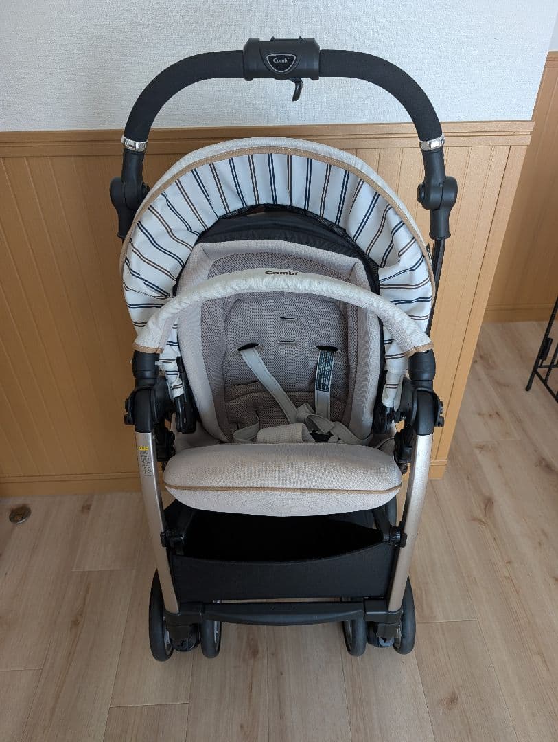 即発送★美品最上位モデルコンビベビーカーアンブレッタ　フレンチホワイト