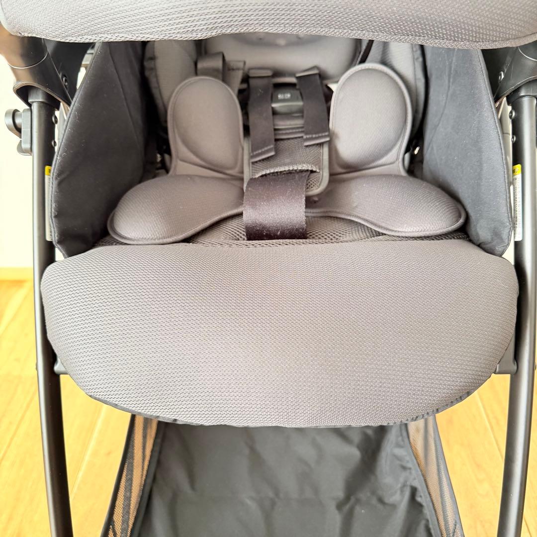 未使用級美品 2024年モデルAprica ベビーカー ラクーナエアープラス