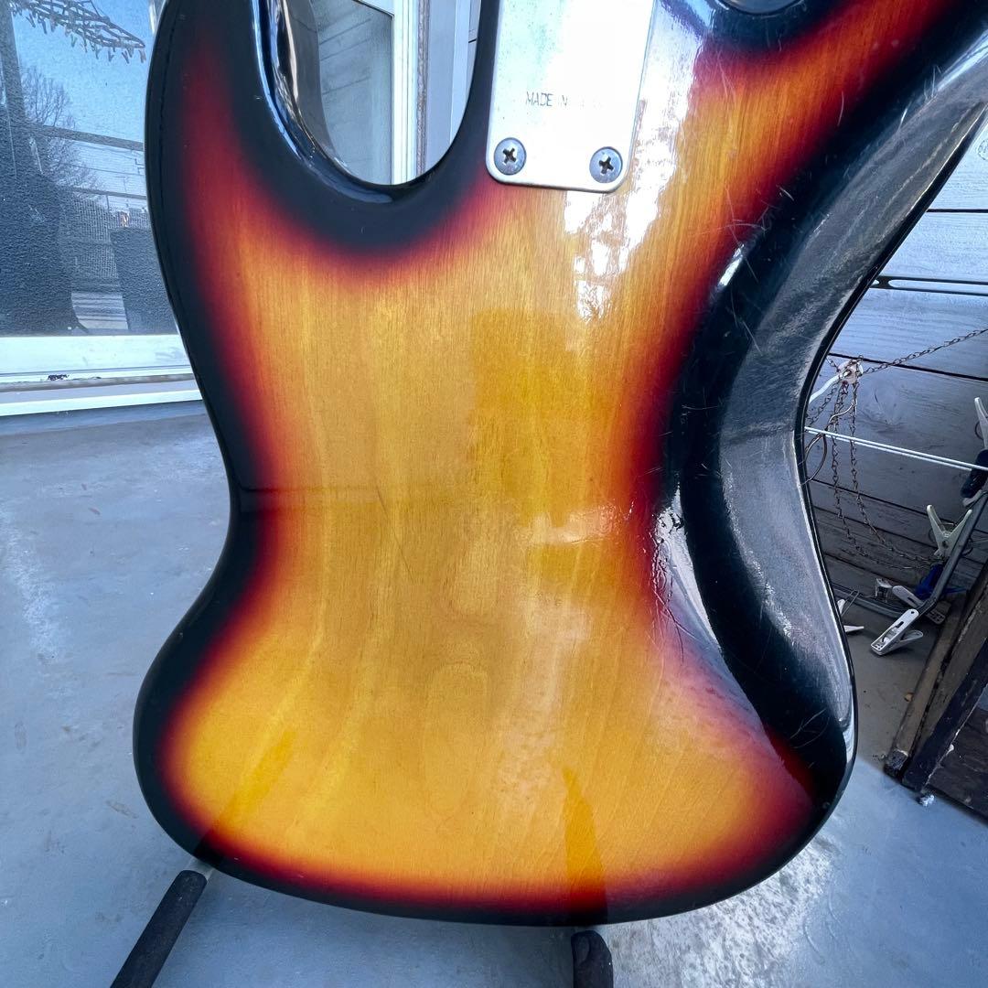 エレキベース サンバースト 4弦