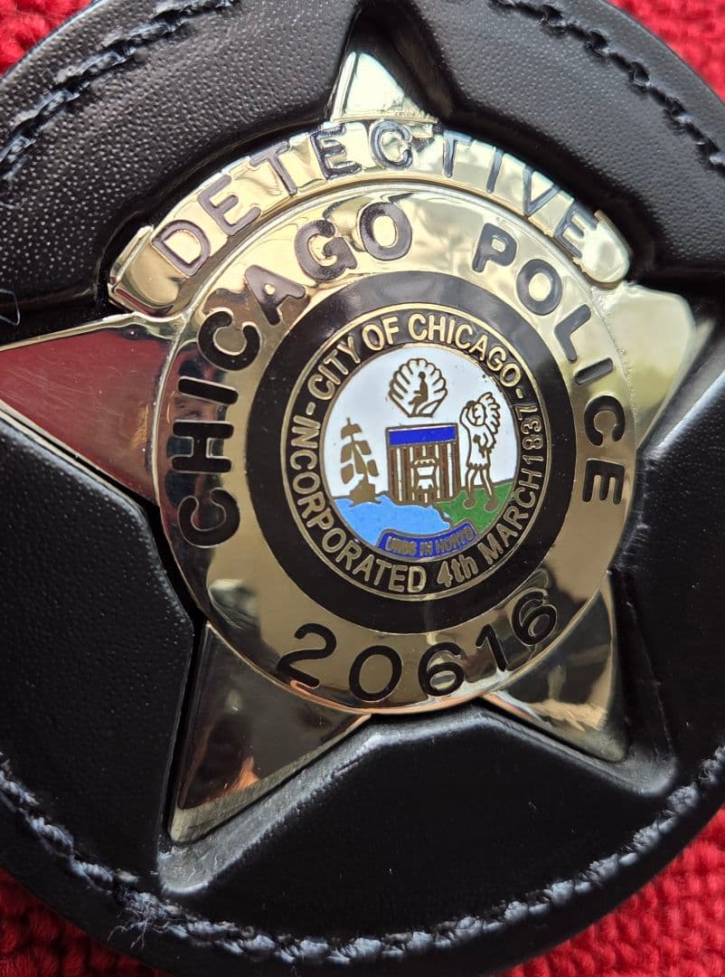 米国ポリスバッジ【CHICAGO POLICE No.20616】ホルダー付き