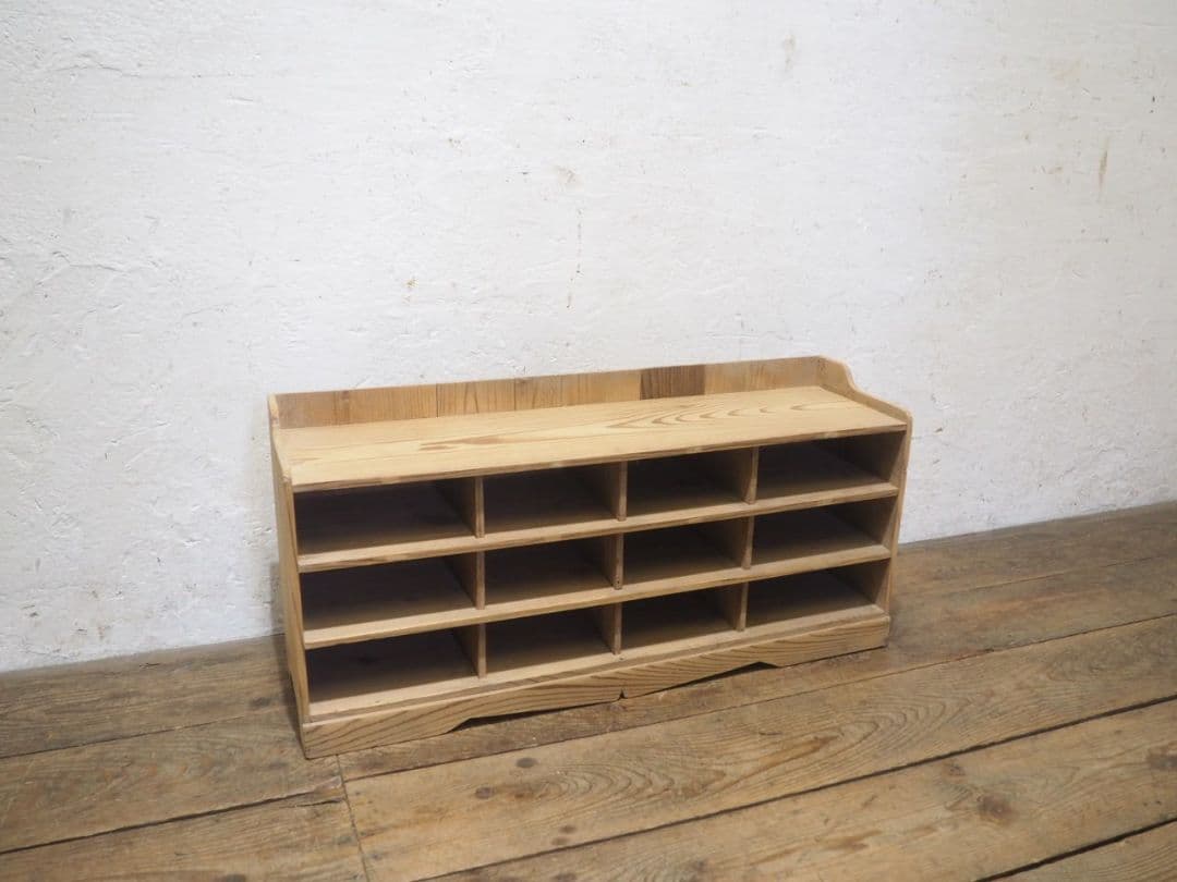 1200 ヴィンテージ　杉のディスプレイラック　収納棚　ケース　小物入れ　レトロ