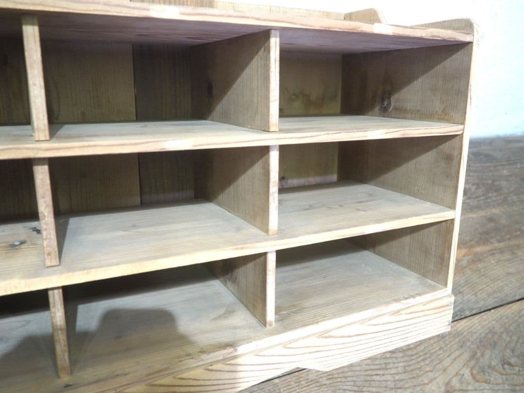 1200 ヴィンテージ　杉のディスプレイラック　収納棚　ケース　小物入れ　レトロ