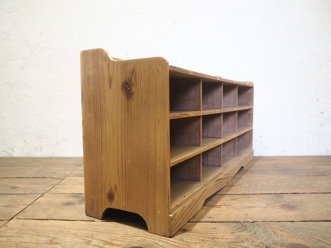 1200 ヴィンテージ　杉のディスプレイラック　収納棚　ケース　小物入れ　レトロ