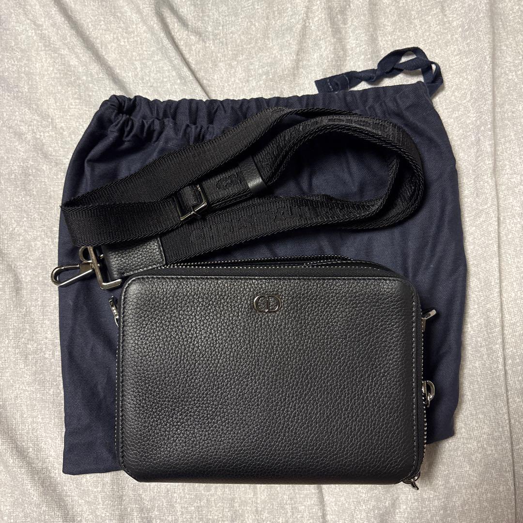 Dior 黒 レザーポーチ ショルダーストラップ付き