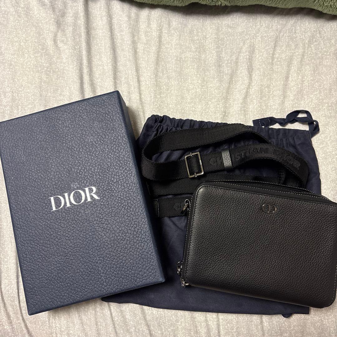 Dior 黒 レザーポーチ ショルダーストラップ付き
