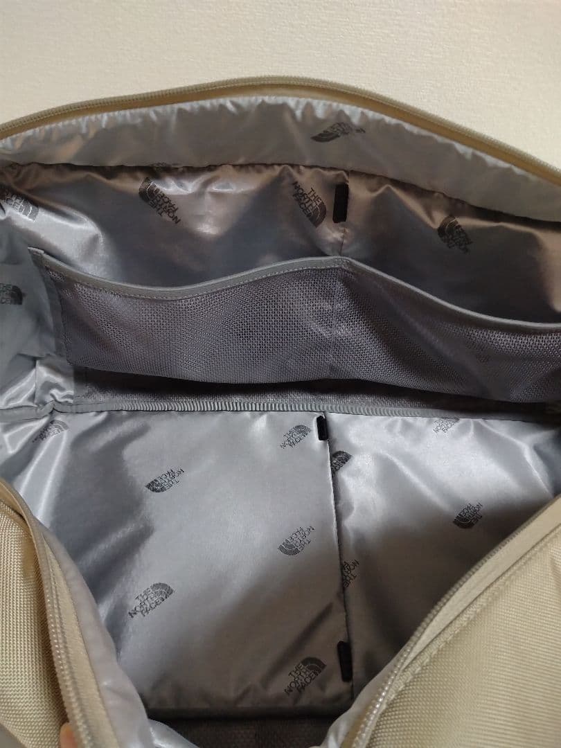 THE NORTH FACE ベージュ ダッフルバッグ