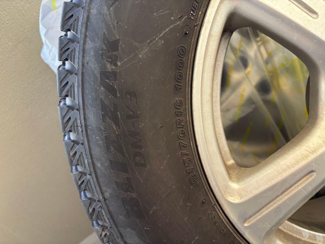 【お肉さん専用3/4】BLIZZAK DM-V3 215/70R16 100Q