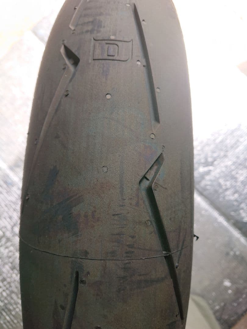 ピレリ スーパーコルサSC V4　120/70R17　リア用