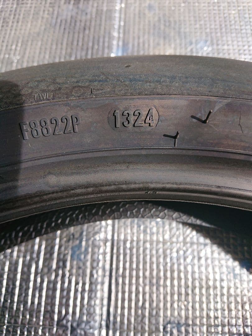 ピレリ スーパーコルサSC V4　120/70R17　リア用