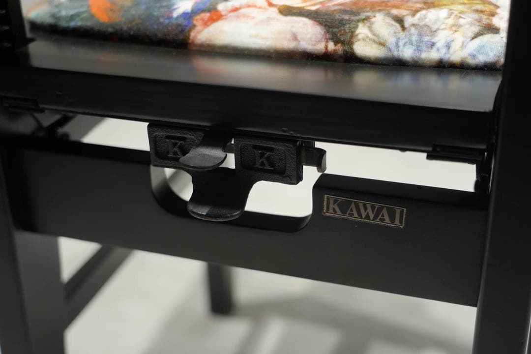 ピアノ椅子　チェア　河合　KAWAI 昇降式　再塗装　フルレストア