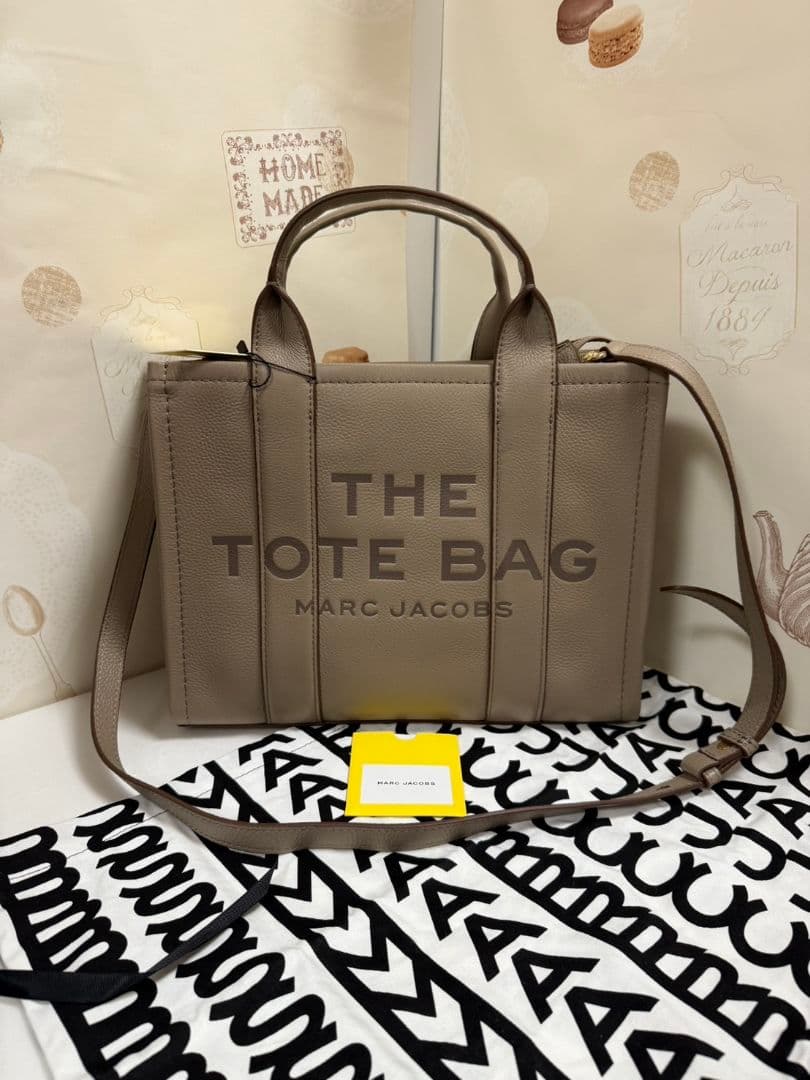 新品未使用✮MARC JACOBS マークジェイコブス トートバッグ ミディアム