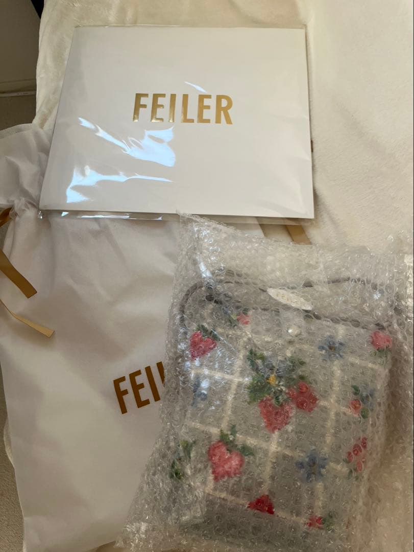 pink【新品未使用】FEILERストロベリーフィールドプティポシェット