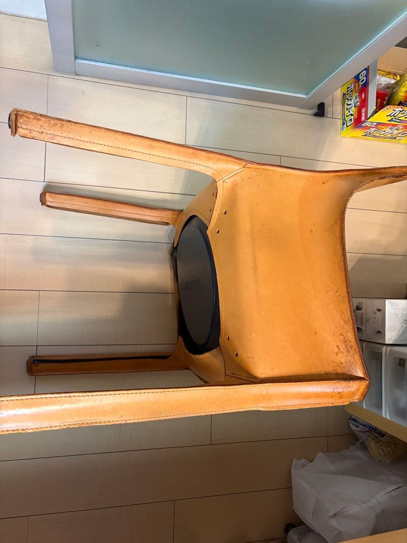 ゴ*ン様 Cassina アームチェア オレンジ色