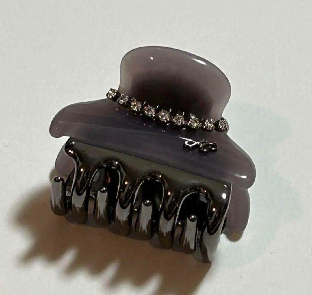 紫色のラインストーン付きヘアクリップ