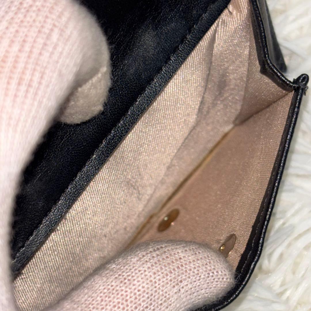 美品✨ミュウミュウ　折り財布　マテラッセ コンパクトウォレット レザー　ロゴ