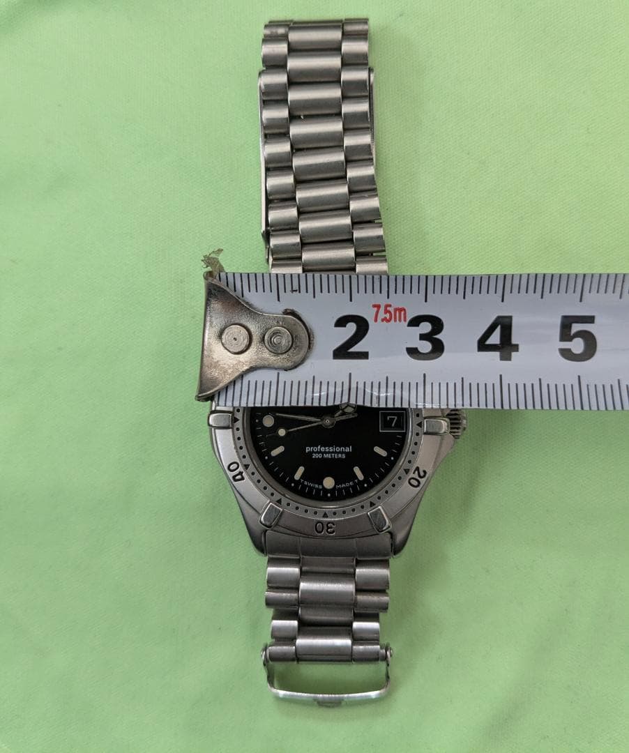 とことこ　　　美品TAG HEUER プロフェッショナル 200Mクォーツ