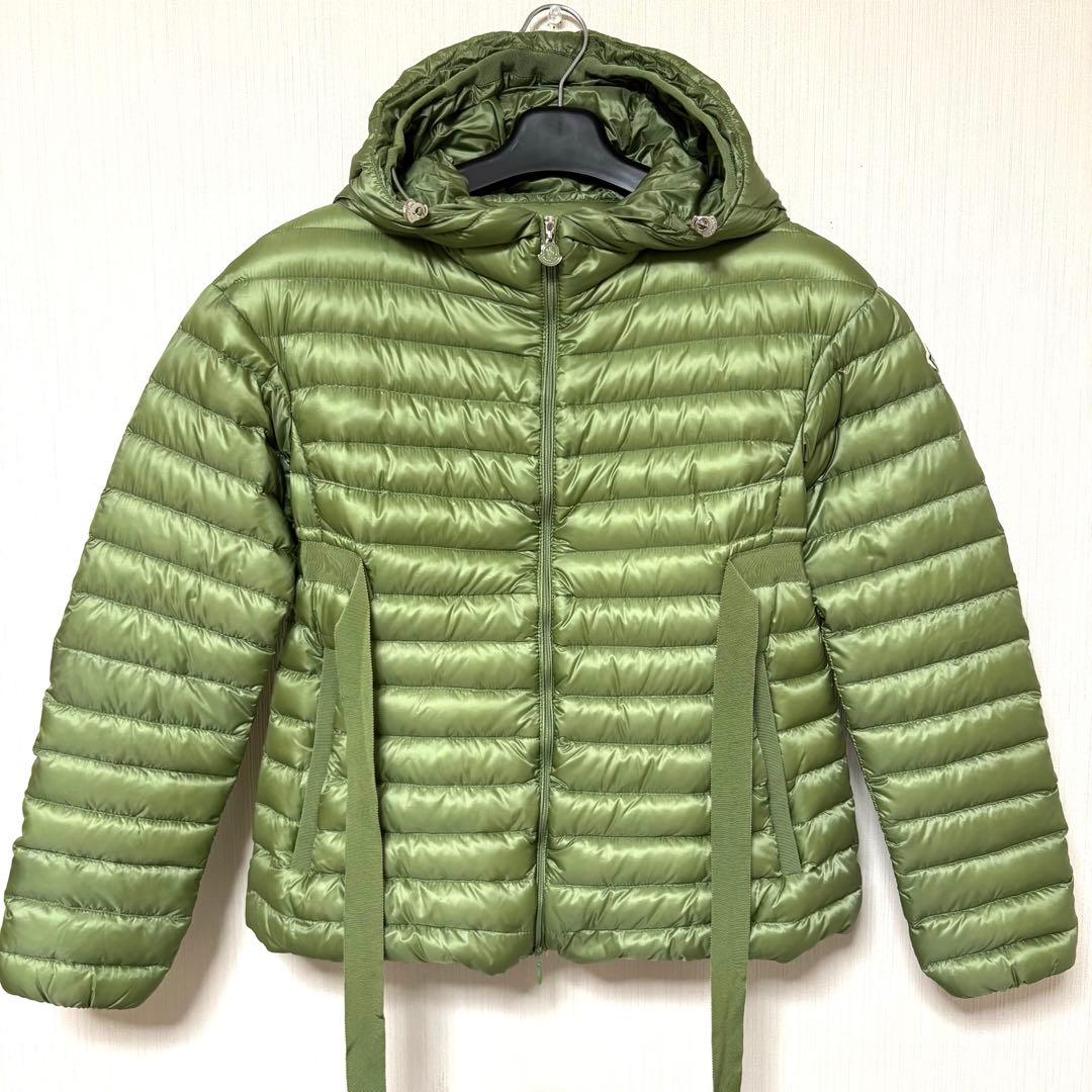 KKK モンクレール ライトダウンジャケットS フード　ドローコード付き